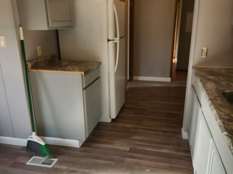 10 Austin Dr — Photo 2