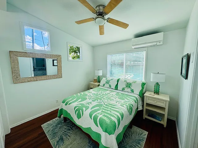 Comfortable queen bed. Modern, efficient A/C powered by photovoltaic panels. Cool & quiet!