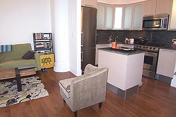 Rented by R New York | media 33