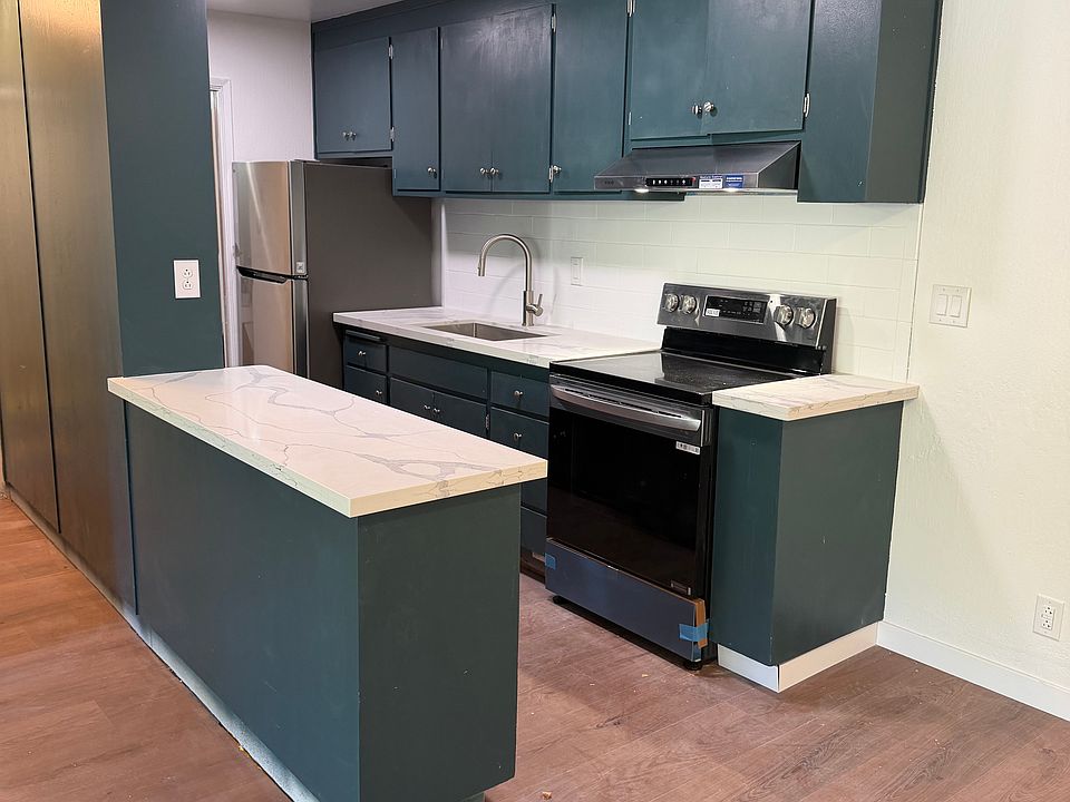 2nd image of 120 Eastburn Ct #12