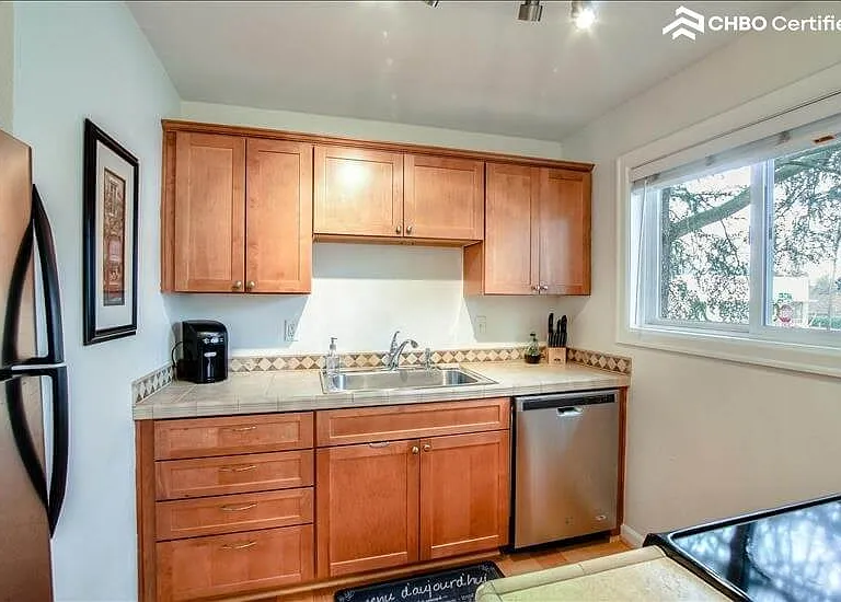 Kitchen with natural shaded light