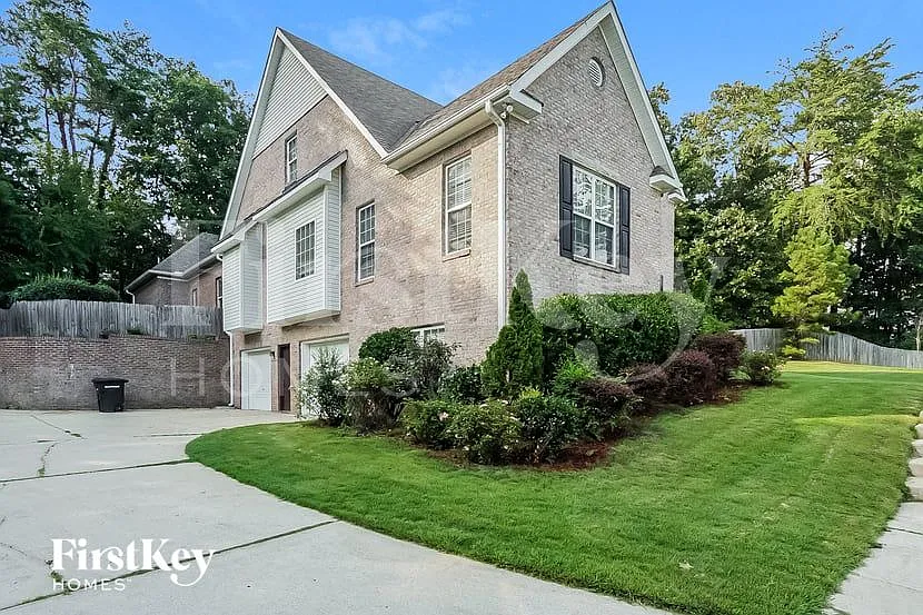 5 bed, 5.0 bath, 3661 sqft, $4,495 — Photo 1