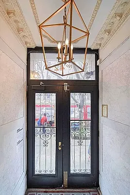 Entry / hallway, photo 1