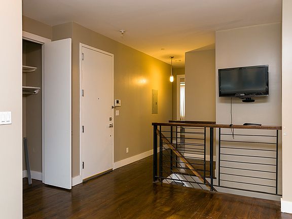 4th image of 167 Tompkins Ave APT 1C