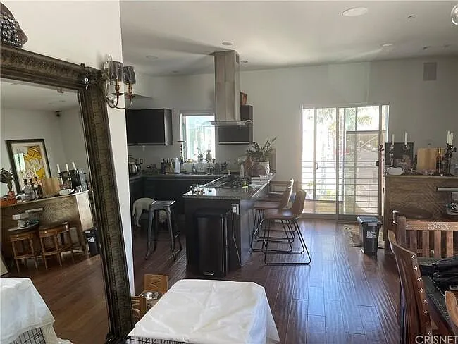 3 bed, 2010 sqft, $6,800 — Photo 4