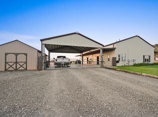 4066 Twin Oaks Ln, Sealy, TX 77474