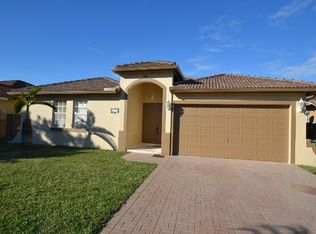 15945 SW 99th Ln, Miami, FL 33196