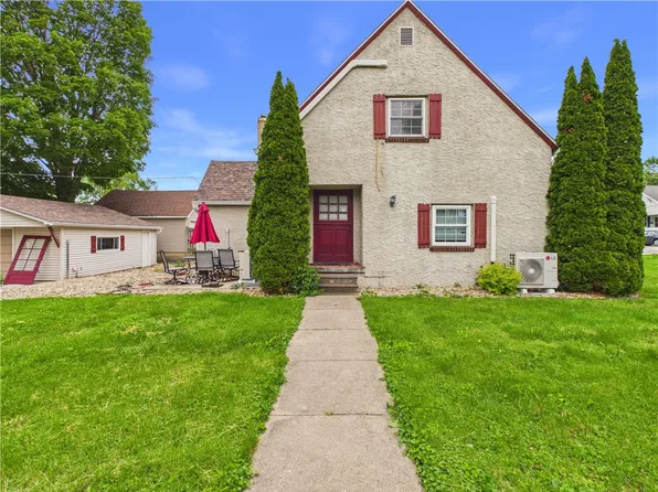 203 E Dole St, Paris, IL 61944