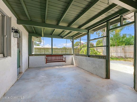 3rd image of 2285 Colony Dr