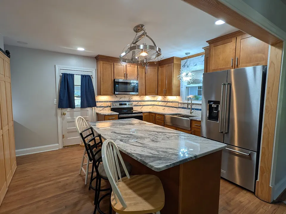 8 Tiffany Dr