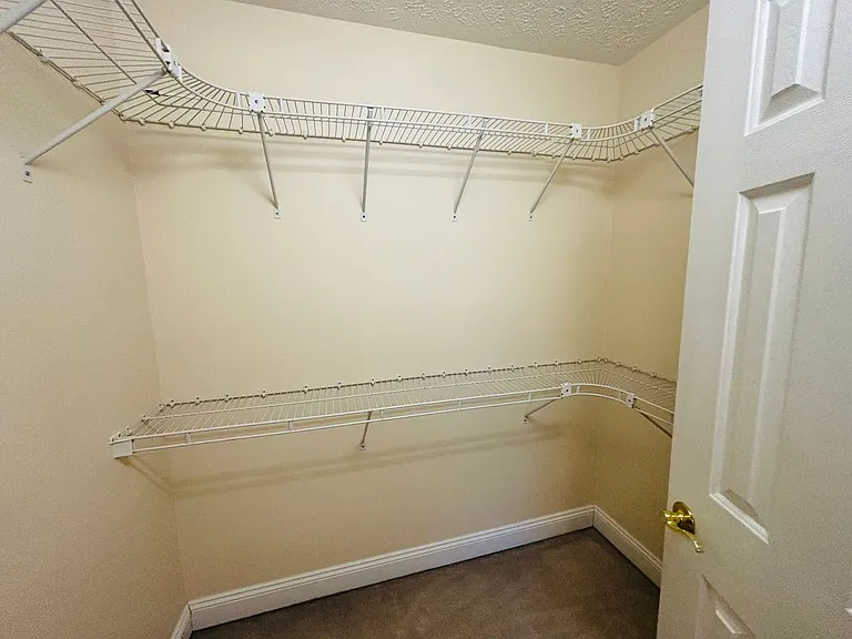 385 Oak Tree Blvd NW — Photo 9