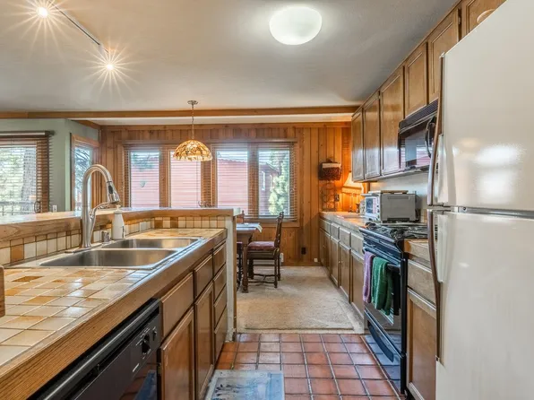 435 Lakeview Blvd #46, Mammoth Lakes, CA 93546