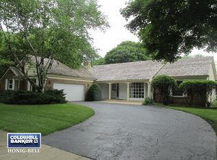 10 Hatherley Ct, Sugar Grove, IL 60554