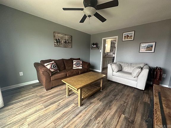 5th image of 22 Jamestown Dr
