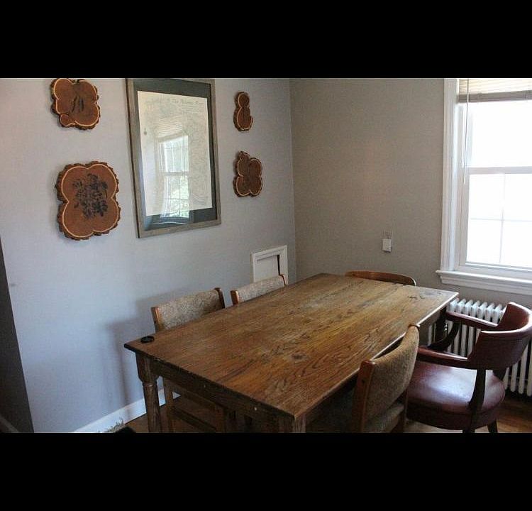 1st image of 124 1/2 E Walnut St