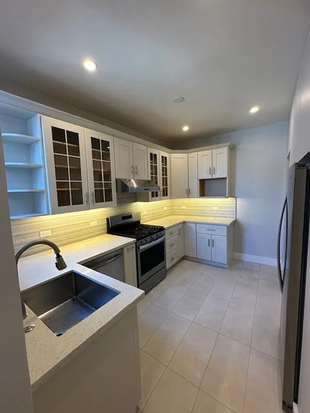 2 bed, 970 sqft, $5,200 — Photo 4