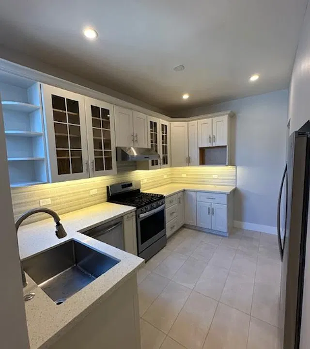 Kitchen / entire space view