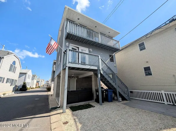 31 E Bay Way, Lavallette, NJ 08735