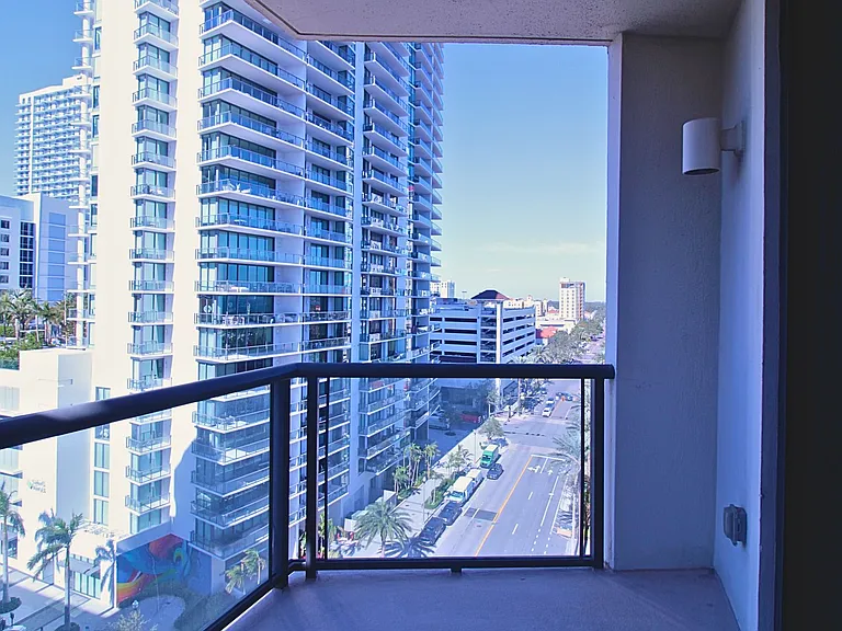 1 Beach Dr SE #1014 — Photo 11