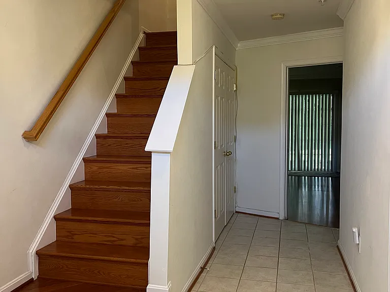 1606 Trestle St — Photo 12