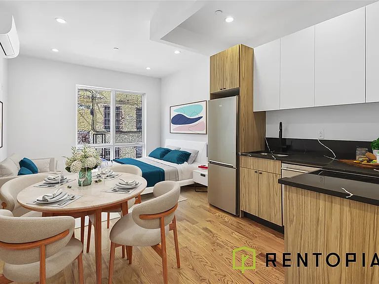 61 Montrose Ave #207N — Photo 1