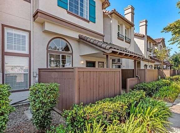 2nd image of 10118 Wateridge Cir #10118