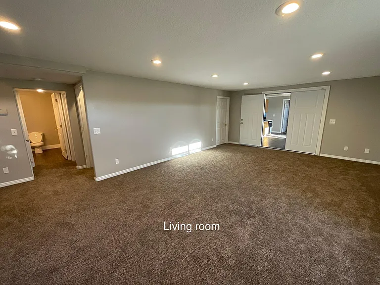 1062 E Waddell St #B — Photo 13