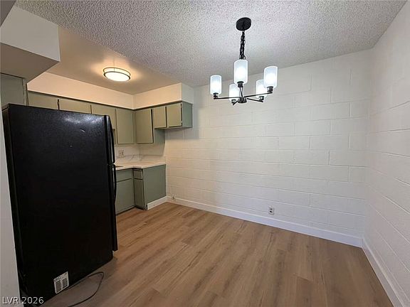 4th image of 595 S Royal Crest Cir Unit 8