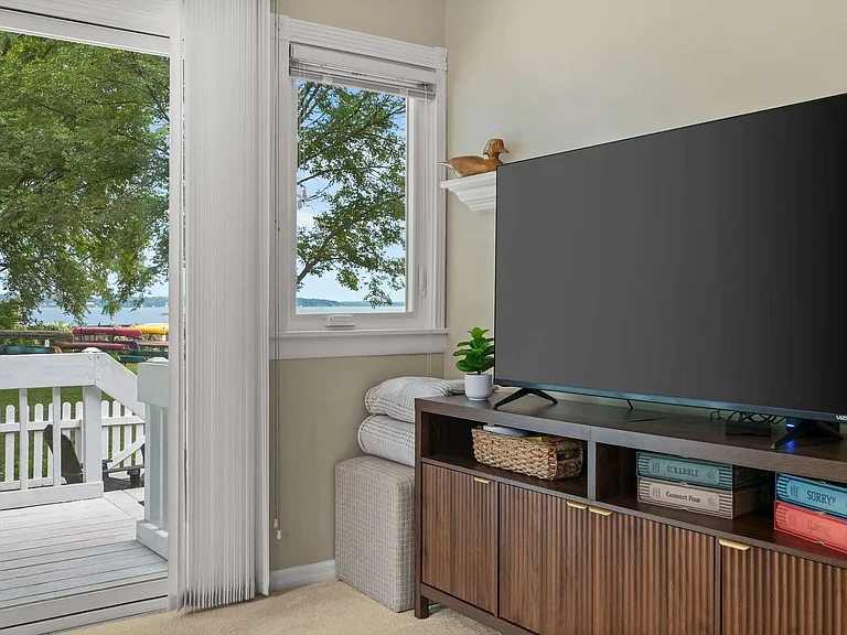 Harbor Ct — Photo 13