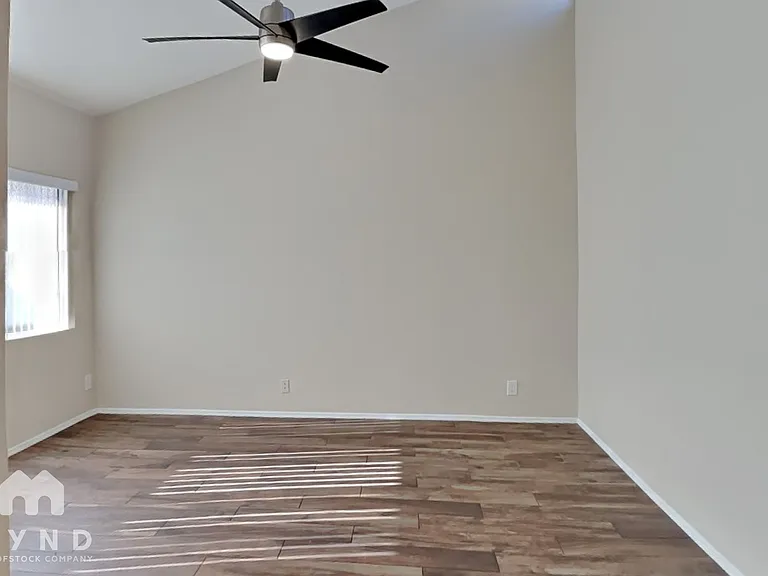 2630 N Salem #2630 — Photo 2