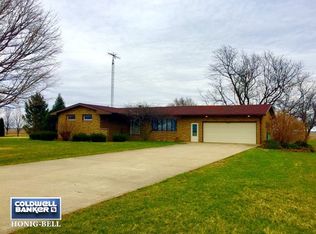 3124 E 15th Rd, Ottawa, IL 61350