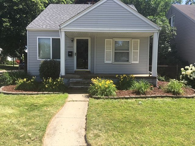 1st image of 1820 E 4th St