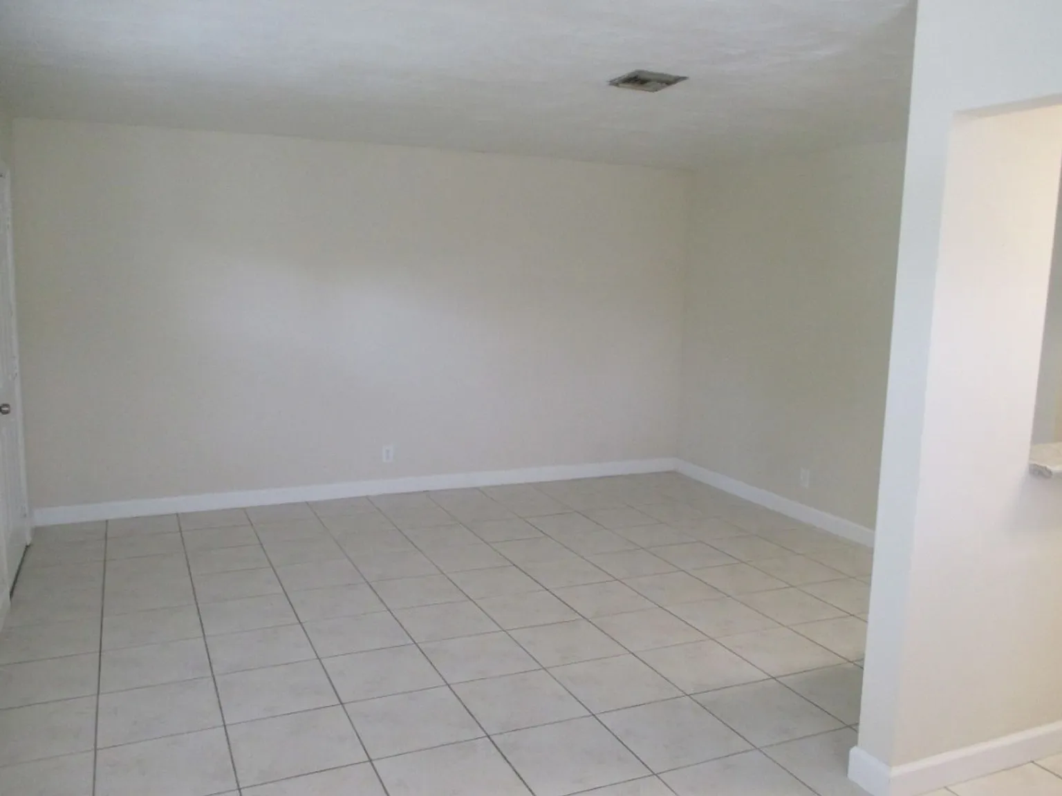 Royal Palm Apartments of Hollywood — Photo 3