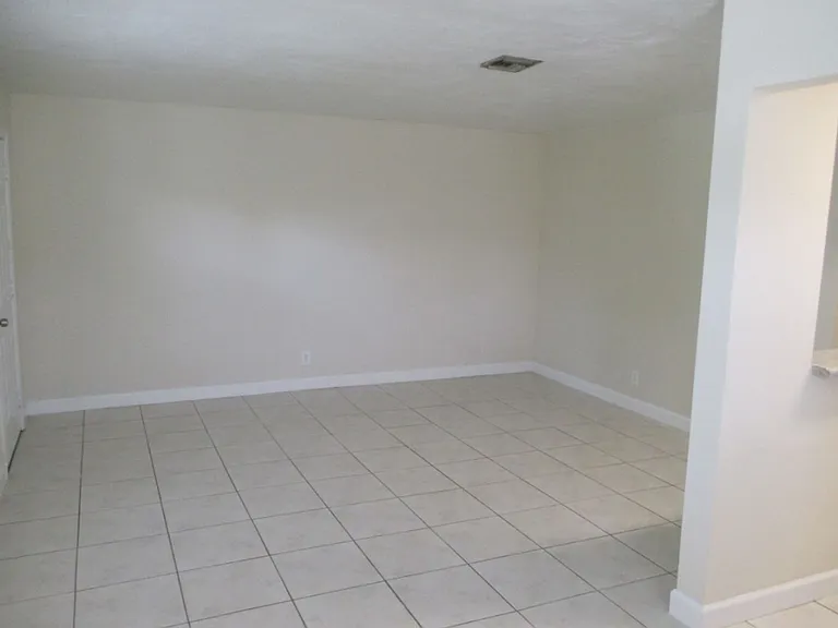 Royal Palm Apartments of Hollywood — Photo 3