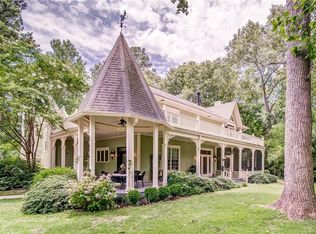 157 Spruce St, Roswell, GA 30075