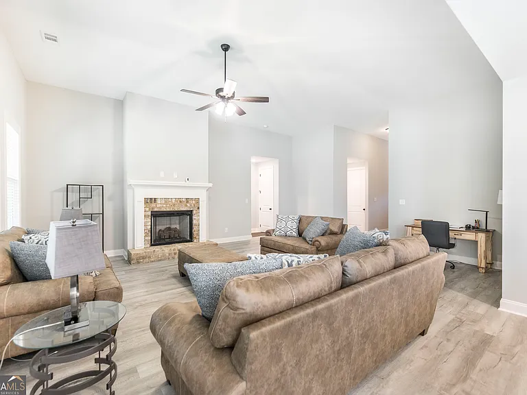 102 Copper John Ct — Photo 18