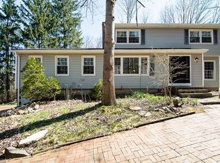 1240 Center Rd, Hinckley, OH 44233