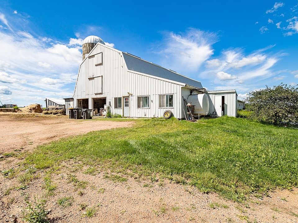 2nd image of 234800 Deer Creek Ln
