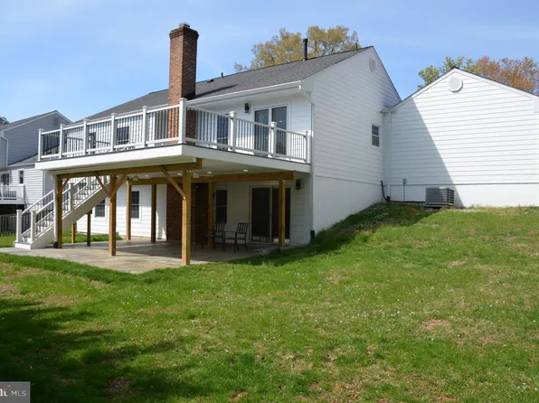 9012 Paddock Ln, Rockville, MD 20854