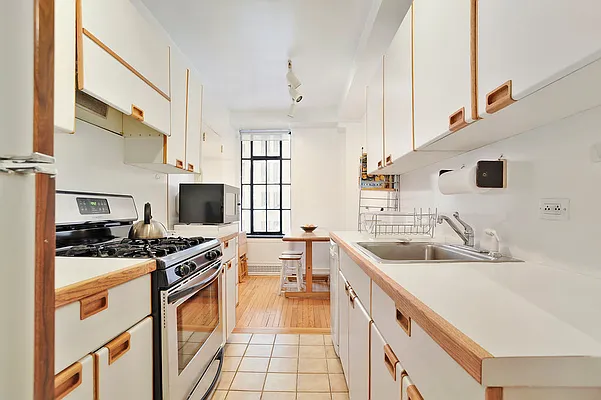Rented by Corcoran | media 13