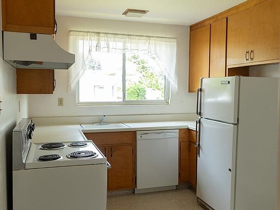 4th image of 122 Rosewood Way