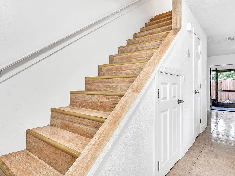 3913 Oak Limb Ct — Photo 5