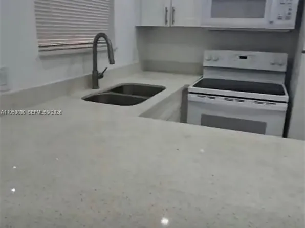 285 NE 191st St APT 2907, Miami, FL 33179