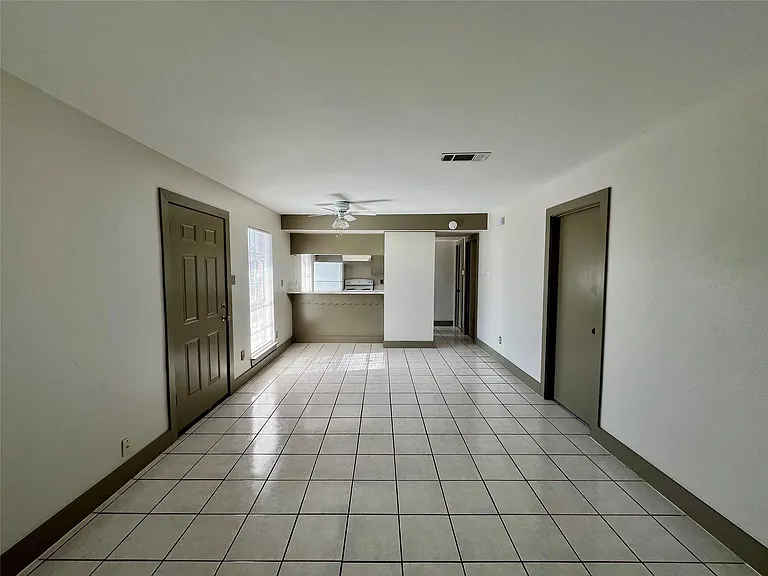 1042 W Village Ct #C — Photo 9