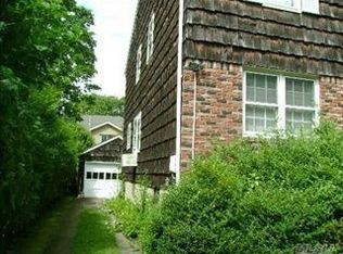 393 Midwood Rd, Woodmere, NY 11598