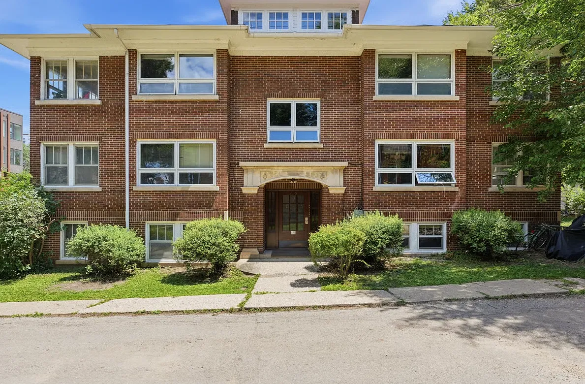 403 West Wilson Street — Photo 4