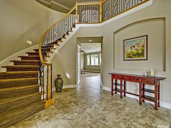 4th image of 504 Fiel Ct