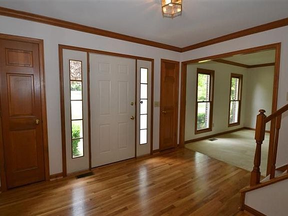 2nd image of 9928 Bolingbroke Dr