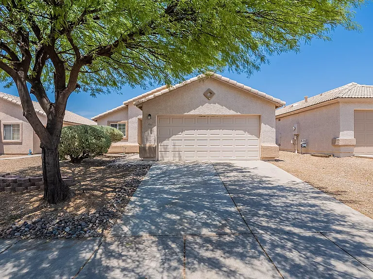 4504 W Sun Quest St — Photo 1