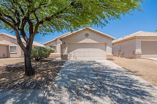 4504 W Sun Quest St Photo 1